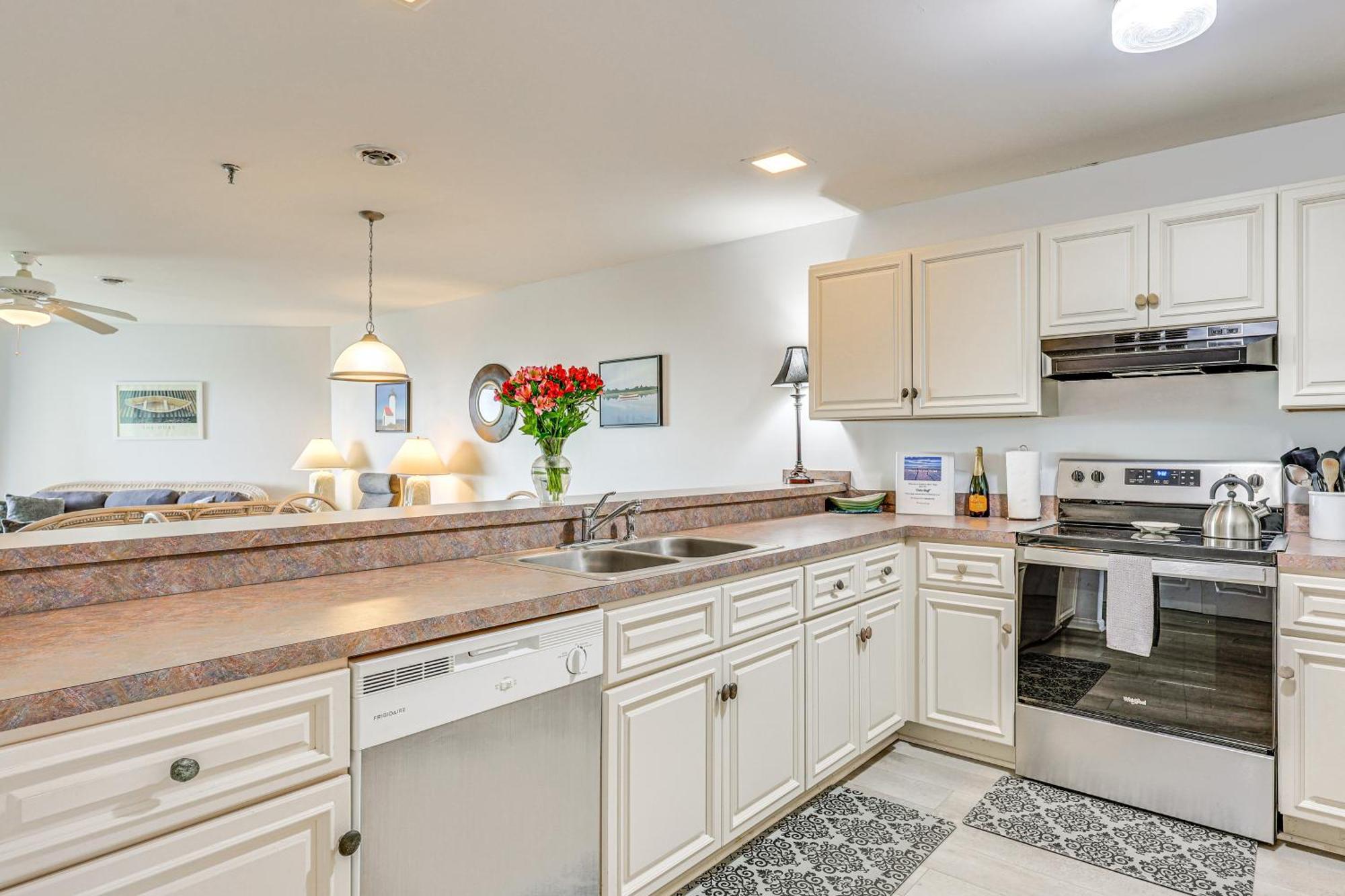 Oak Island Beachfront Condo With Community Pool מראה חיצוני תמונה